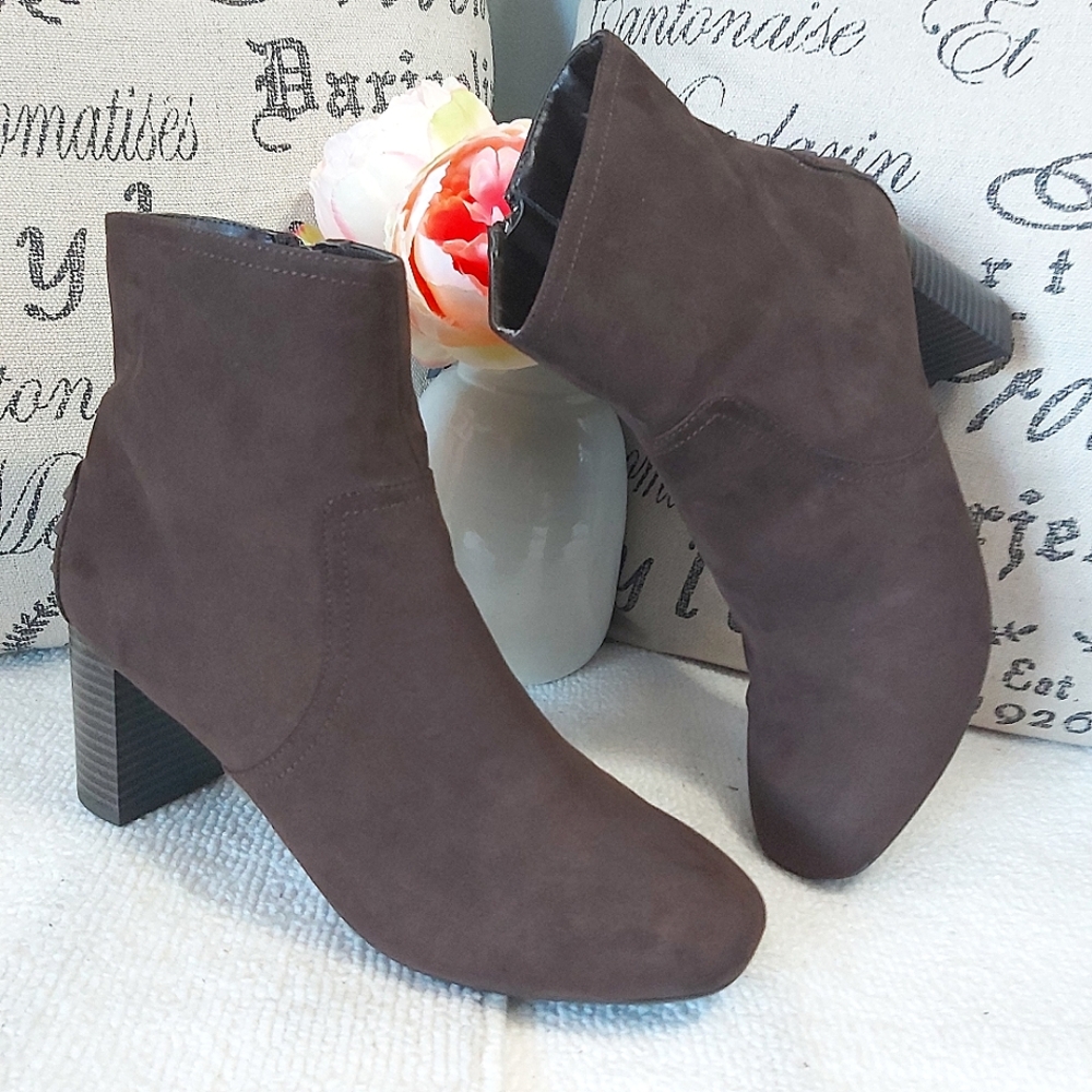 Kelly & Katie women's faux suede ankle heeled boots brown 3" heels